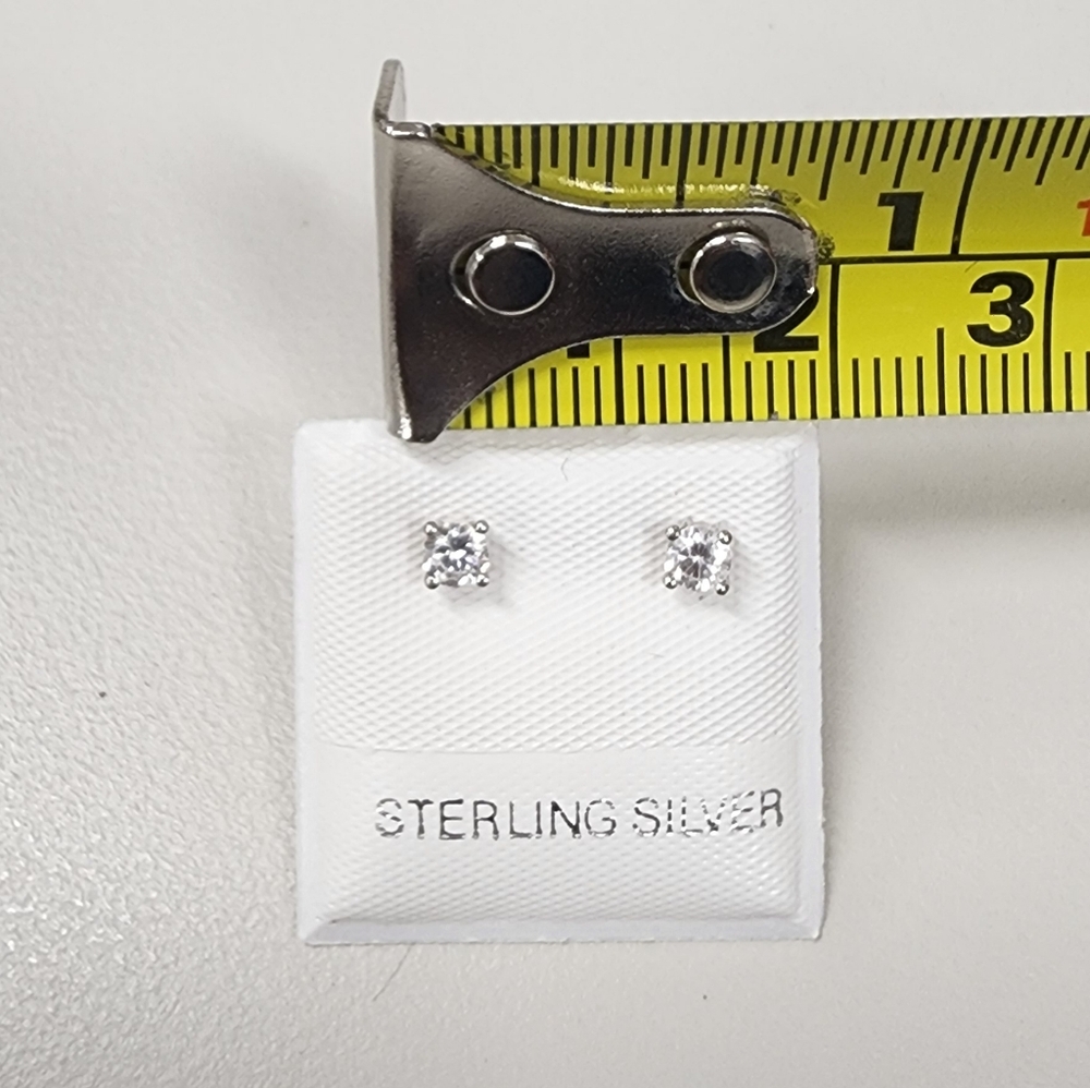 Classic 925 Sterling Silver 3mm Cubic Zirconia Stud Earrings Round Cut Solitaire